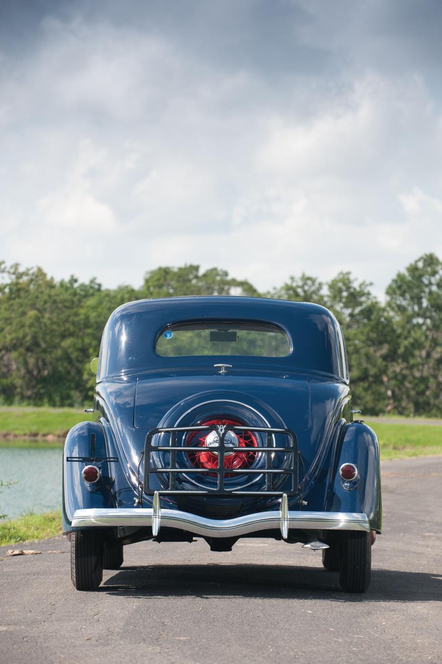  Ford DeLuxe 3-Window Coupe 1935 года  (фото 26 из 50)